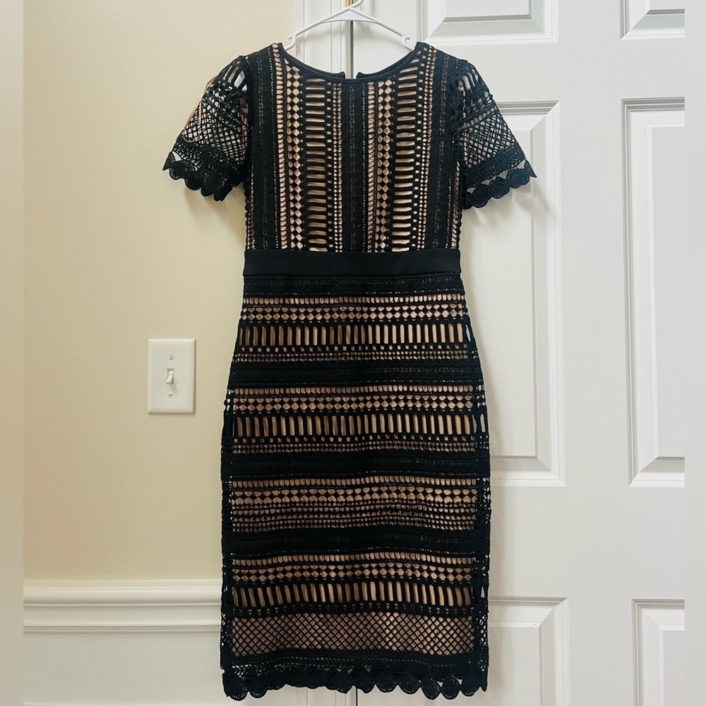 Stunning like new Gabby Skye black size 2 dress - Picture 1 of 8